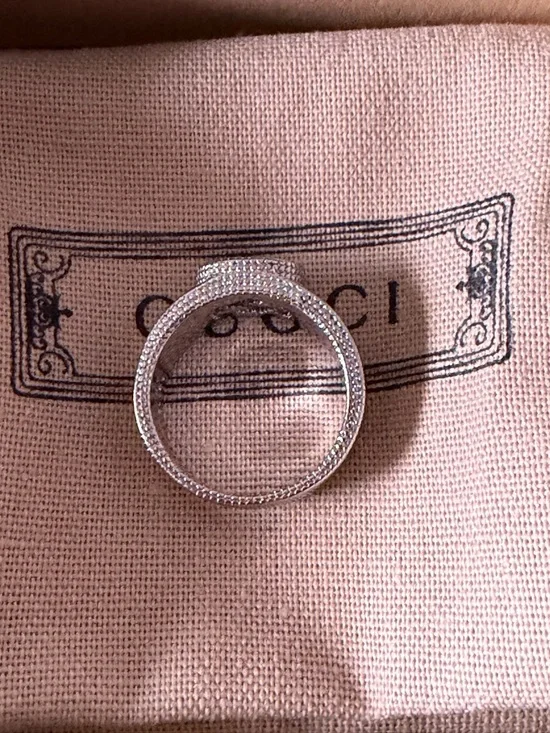 Gucci Silver Interlocking G Women's Signet Ring size 7 - Picture 2 of 5
